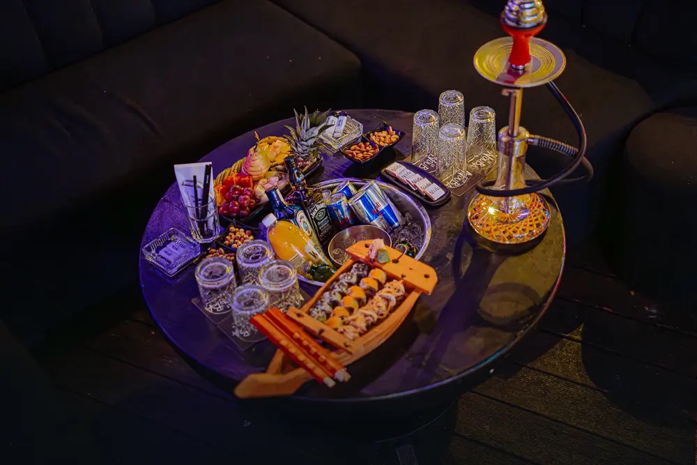 La Nouba VIP loca sushi ve içecek servisi